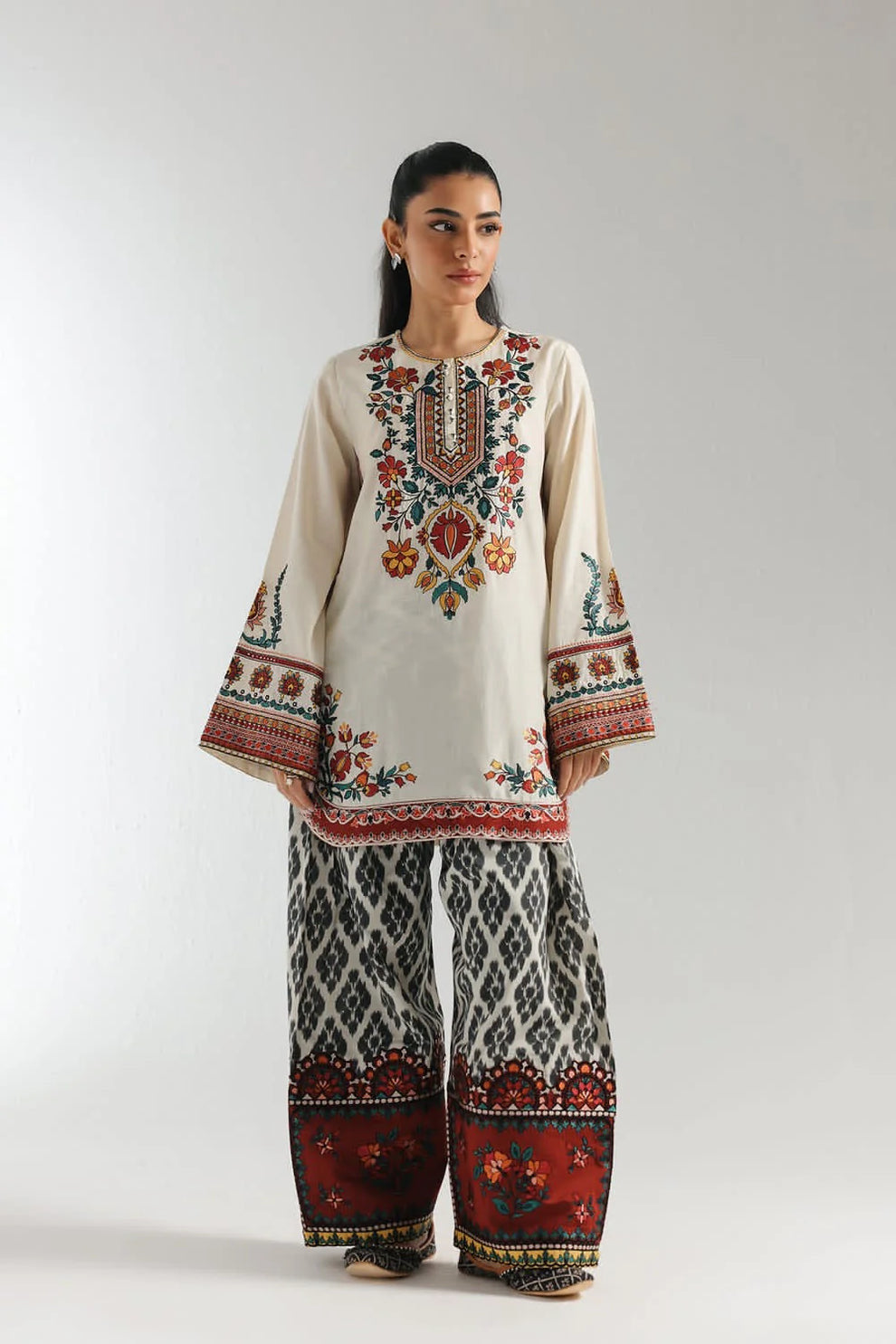 Crimson Motif 3-Piece