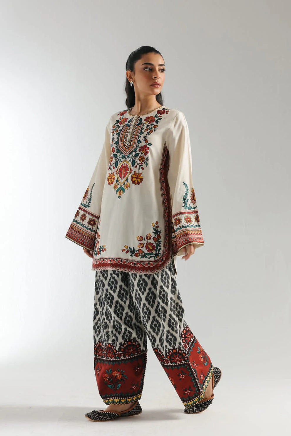Crimson Motif 3-Piece