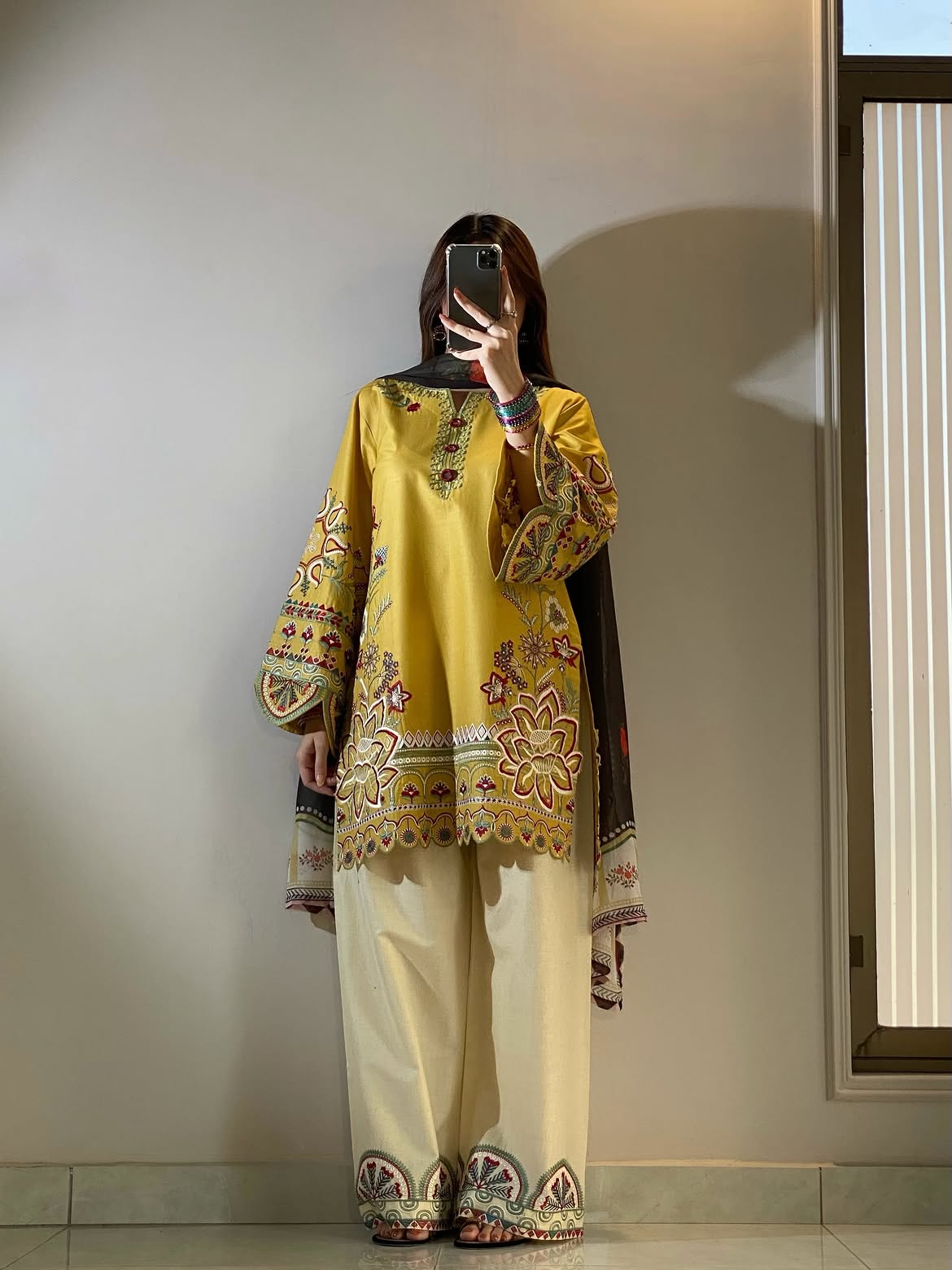 LUH Embroidered 2PC