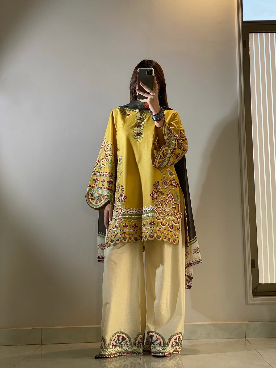 LUH Embroidered 2PC